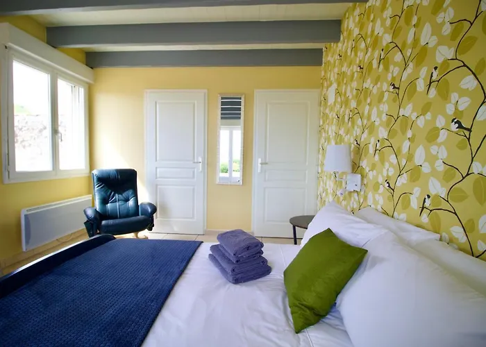 O Trois Oliviers 住宿加早餐酒店 Louin