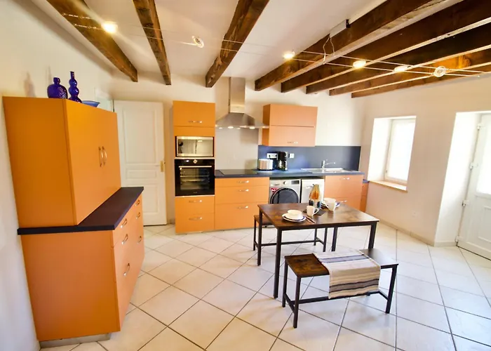 O Trois Oliviers 住宿加早餐酒店 Louin